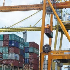 Marché des ferrailles en Indonésie